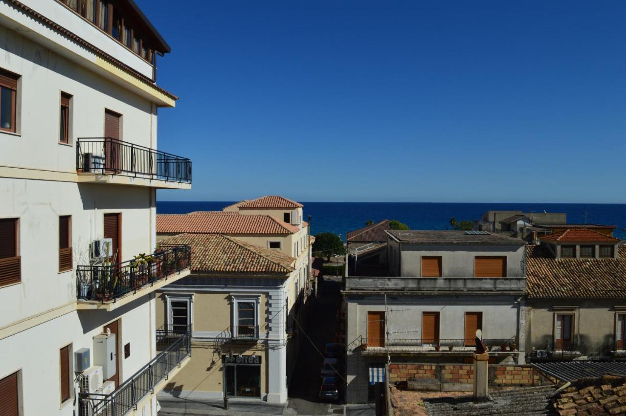 Emerella Guest House Siderno Beach Buitenkant foto
