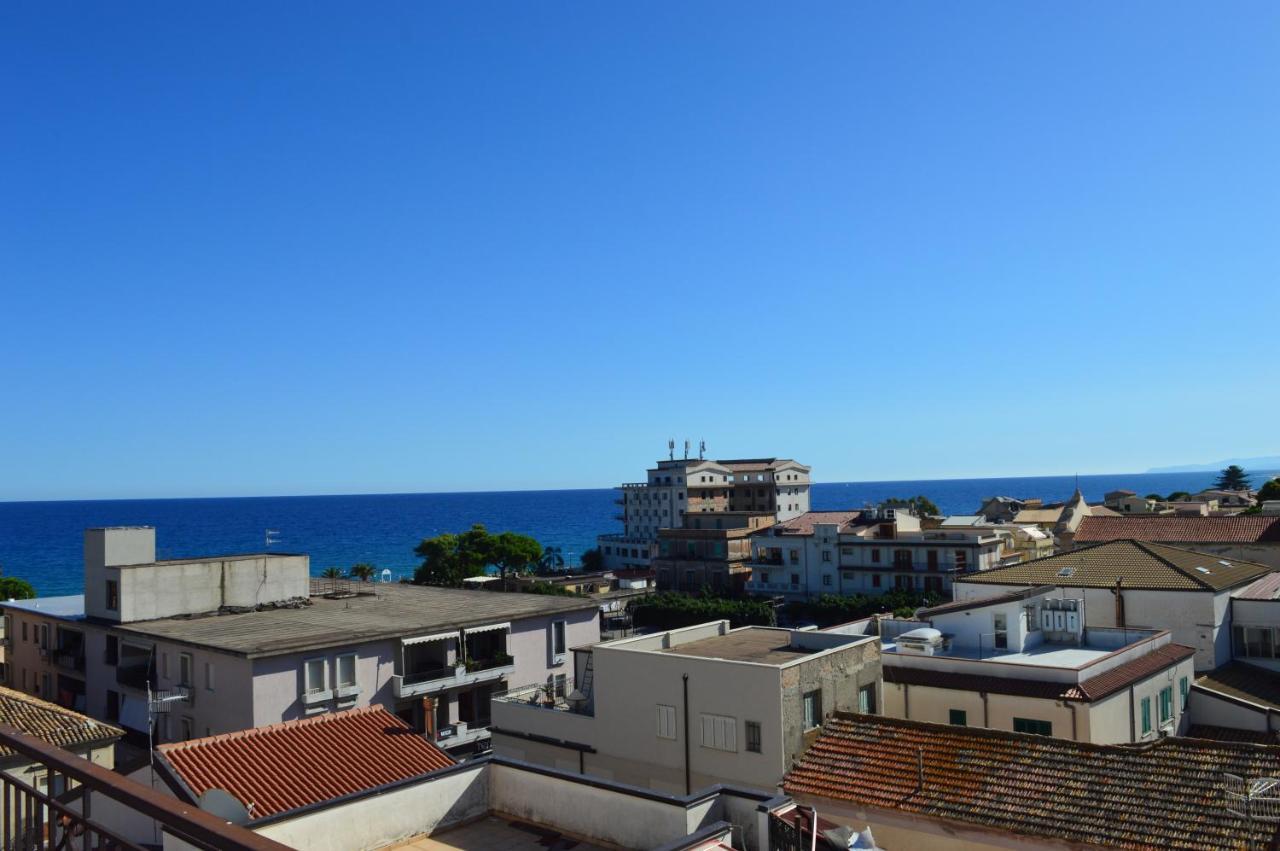 Emerella Guest House Siderno Beach Buitenkant foto